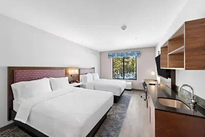 Image de Journey By The Lake | Free Breakfast. Two Queen Beds