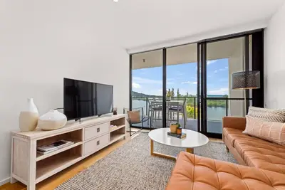 Image de New to Vrbo: Luxurious Waterfront Unit with Breathtaking Views