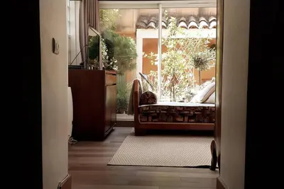 Image de T3  Atypique, Charme et Calme \n au coeur historique d'Aix en Pce avec terrasse