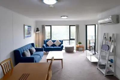 Image de New to Vrbo: Sunny Braddon Apt near Civic