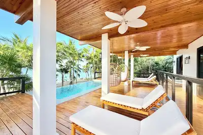 Image de Main House @ Pacific Pearl, Milton Bight