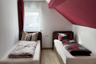 Image de Semihome-Appartement-Salle de bain privée séparée-Balcon