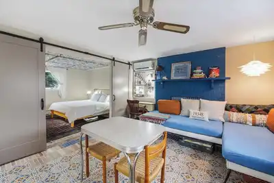 Image de One of a Kind Studio - Kennett Mosaic House