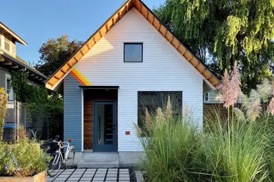 Image de Modern guest house in the vibrant Sabin neighborhood