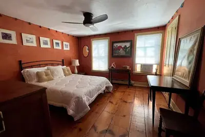 Image de Charming Lambertville Home!