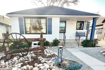 Image de Whole House in Nephi. Sport Teams? This is the Place to Stay!