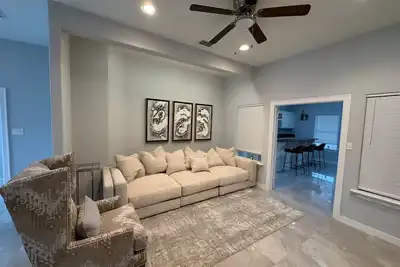 Image de Large Home, Plan your events, Sparkling Pool, Deck