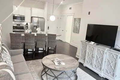Image de The Peachy Palm – Luxurious Island Retreat Near the Beach & Everything!