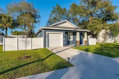 Image de Beautiful Home I Close to Everything I Fenced Yard