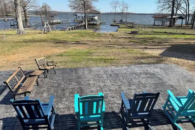 Image de Lakefront quiet Charming 3-bedroom house with WiFi and Ac in serene Shreveport.