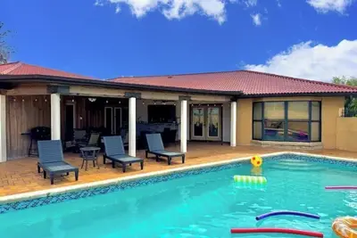 Image de Serene & Fun Retreat with Pool