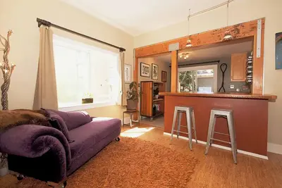 Image de \n\nBoutique Garden Apartment -Temescal, Oakland - just 2 blocks from Bart