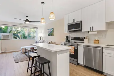 Image de Downtown Kailua | Steps to shops | W/D | Parking