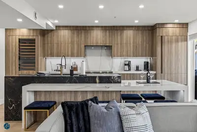 Image de The Royal -3 Br/2 Bath Luxurious Penthouse