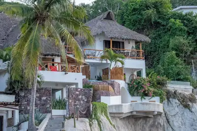 Image de Right in front of the sea! Maguey House