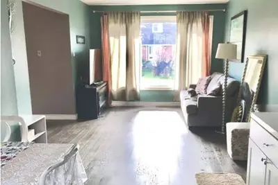 Image de Private room in basement close to all shopping and bus stop in North bay