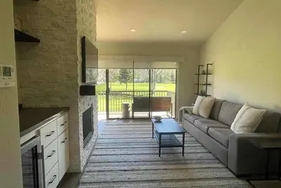 Image de Charming 1 bedroom, 1 bath condo in delightful Silverado Country Club with WiFi