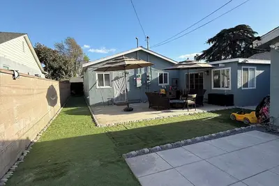 Image de Relax in Style-Spacious 3br 2ba with All You Need!