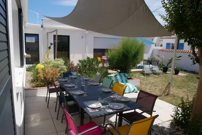 Image de Grande maison familiale avec jardin en centre ville Ă moins de 250m de la plage.