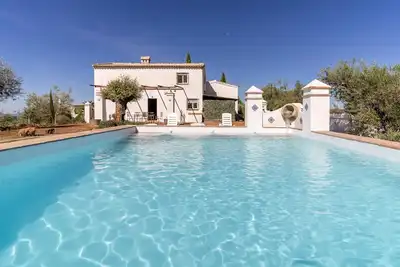 Image de 4 bedroom awesome home in Constantina