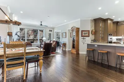 Image de Riverfront 3-bedroom condo in beautiful Avon