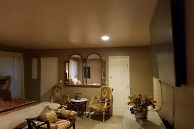 Image de Spacious 5-bedroom house with WiFi and Ac in marvelous Dix Hills