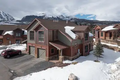 Spacious, Modern Mountain Townhome with Private Hot Tub