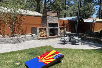 Image de Humphrey's Hideaway! Ev Charger, Fire Pit, Game Room