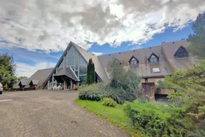Image de Maison d'hôtes 'La Trente-et-Un - Chambre 4 Pers' avec vue sur montagne, terrasse et jardin privé