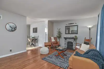 Image de Find Your Mojo Ranch - 2k sqft home with 2 living rooms, game room, fenced yard