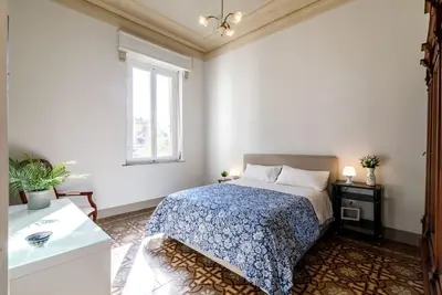 Image de Calise House - Elegant 1920s Villa w/ Garage