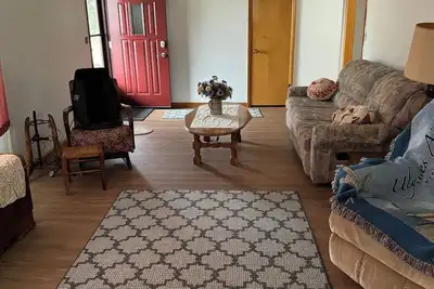 Image de Tranquil farmhouse near to Johnson City - 2 bedrooms, 2 baths, vintage kitchen.