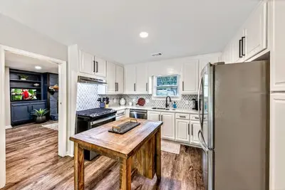 Image de 4BRs Cul-de-sac /Privacy/ 5 min to I-575 (527)