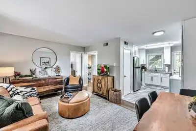 Image de 2 Br Apt New and Clean - Long Stays Welcome (apt8)
