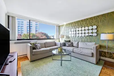 Image de 2 Bedroom with Luxury Amenities in Back Bay
