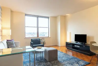 Image de Modern One Bedroom in Hoboken Waterfront Building