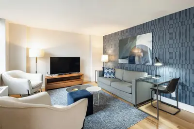 Image de Luxury Two Bedroom in Theatre District