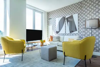 Image de Spacious Two Bedroom with On-Site Amenities