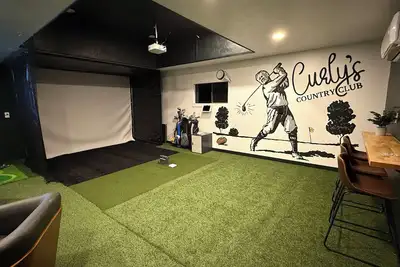 Image de Curly's Country Club-Golf Simulator Included! ! 12 min walk to Lambeau