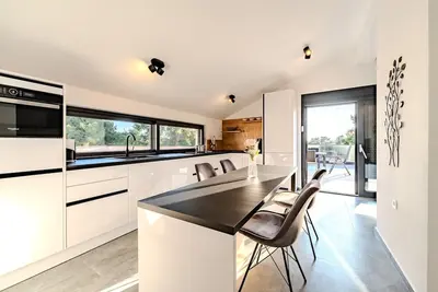 Image de Appartement de deux chambres avec la terrasse l'île de Vir - Kozjak - Vir - Kozjak, Vir (A-22971-c)