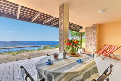Image de Experience the sweetness of summer surrounded by nature
