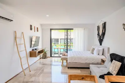 Image de High Tower | Rooftop Pool, Gym with Ocean View | Casago