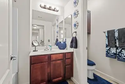Image de Furnished 2bd 2ba Condo w/ Loft & Garage in Gated Community – Poolside Retreat