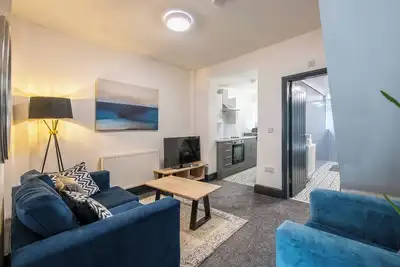 3 Br Home Just Steps from Goodison Park & Anfield