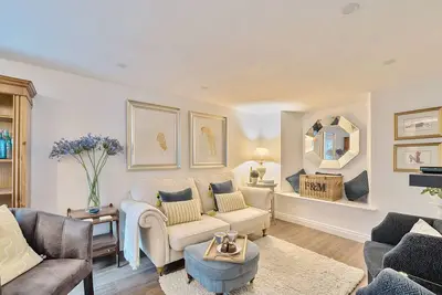Bakers Cottage -   that sleeps 3 guests  in 2 bedrooms