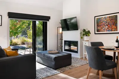 Image de Cosy Edge Studio-Modern stuido, quiet and walking distance to Farmers Arms Hotel