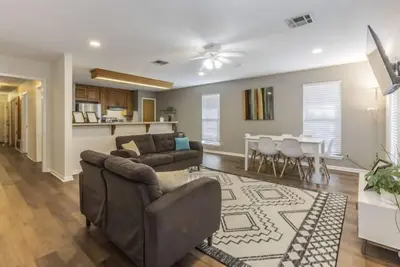 Image de Modern Retreat! Great Weekly & Monthly Rates