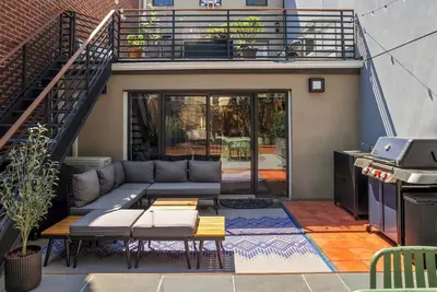 Image de Stonehurst by RoveTravel | Apt w/ Private Backyard