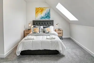Image de Brand-New 1-Bedroom Apartment |  Sleeps 4