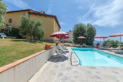 Image de Joli appartement avec climatisation, Wifi, piscine, Tv, animaux admis, vue panoramique et parking